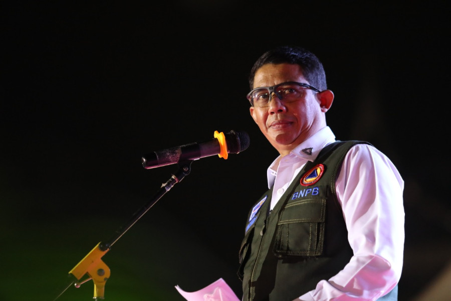 Kepala BNPB Letjen TNI Suharyanto dalam Pagelaran Budaya Sadar Bencana bertajuk “Alam Takambang Jadi Guru” yang dipentaskan di Alun-alun Jam Gadang, Bukittinggi, Sumatera Barat, Sabtu (14/5).