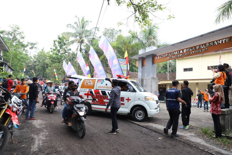 Simulasi evakuasi hewan ternak di Desa Balerante, Kecamatan Kemalang, Klaten, Jawa Tengah pada puncak HKB 2022, Selasa (26/4).