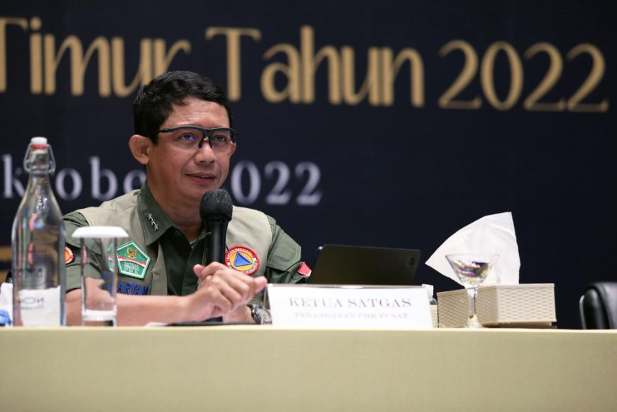 Ketua Satgas PMK Letjen TNI Suharyanto S.Sos., M.M. memimpin Rapat Koordinasi dan Evaluasi Posko Penanganan Penyakit Mulut dan Kuku di Provinsi Kalimantan Timur Tahun 2022, Kota Samarinda, Kamis (13/10).