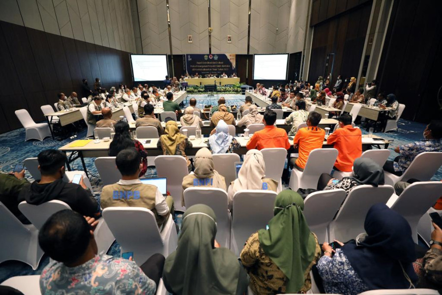 Rapat Koordinasi dan Evaluasi Posko Penanganan Penyakit Mulut dan Kuku di Provinsi Kalimantan Timur Tahun 2022 di Kota Samarinda, Kamis (13/10).