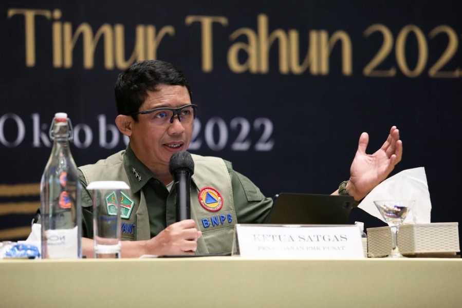 Ketua Satgas PMK Letjen TNI Suharyanto S.Sos., M.M. memimpin Rapat Koordinasi dan Evaluasi Posko Penanganan Penyakit Mulut dan Kuku di Provinsi Kalimantan Timur Tahun 2022, Kota Samarinda, Kamis (13/10).