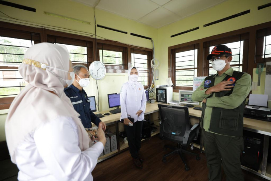 Peninjauan Pos Pengamatan Gunungapi Merapi Babadan yang berada di wilayah Kabupaten Magelang, Jawa Tengah, Senin (25/4).