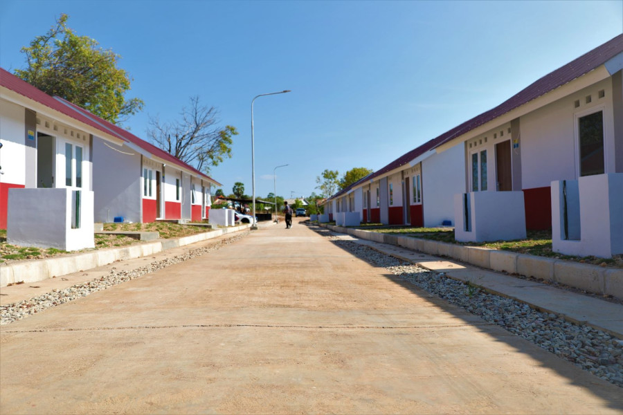 Progress pembangunan hunian tetap pasca bencana siklon tropis seroja di Kota Kupang, NTT, Kamis (12/5).