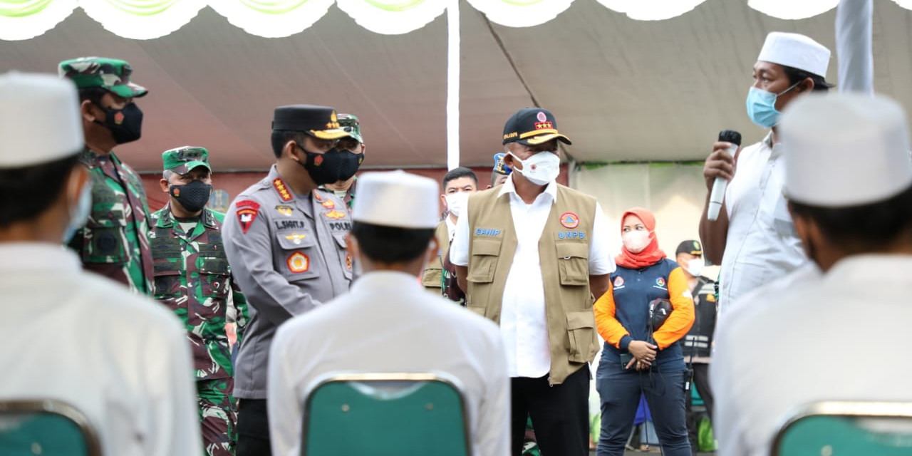 Tekan Laju Angka Covid-19, Ganip Warsito Tinjau Pelaksanaan Vaksinasi di Bangkalan