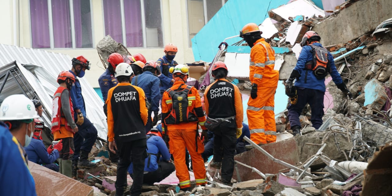 Cegah COVID-19, Kepala BNPB Minta Kelompok Rentan Dipisah di Tempat Pengungsi Gempa Sulbar