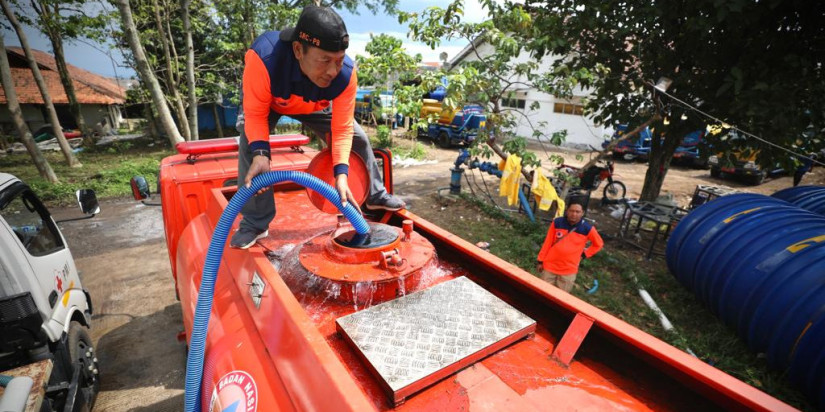 Distribusi Air Bersih Lancar, Kebutuhan Harian Pengungsi Terpenuhi