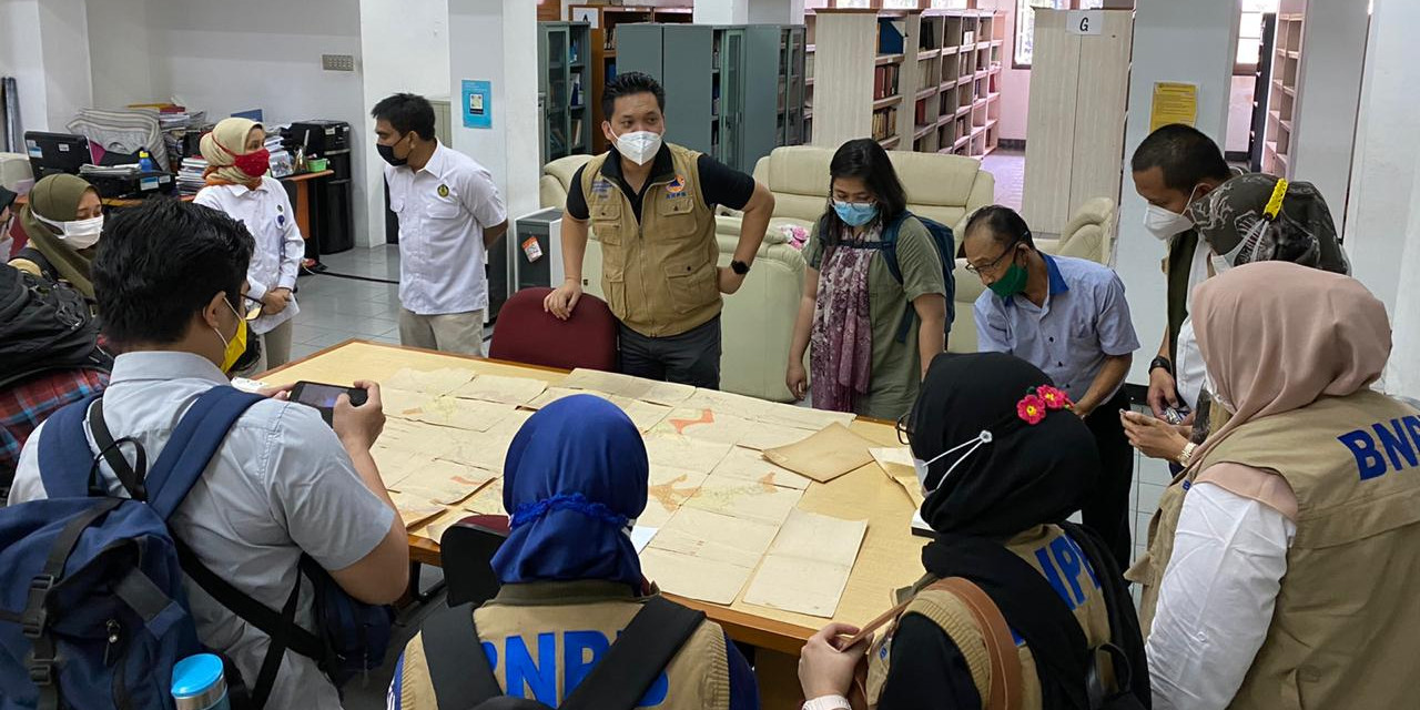 BNPB dan Tim Literasi Kebencanaan Kunjungi Museum dan Perpustakaan Badan Geologi Bandung