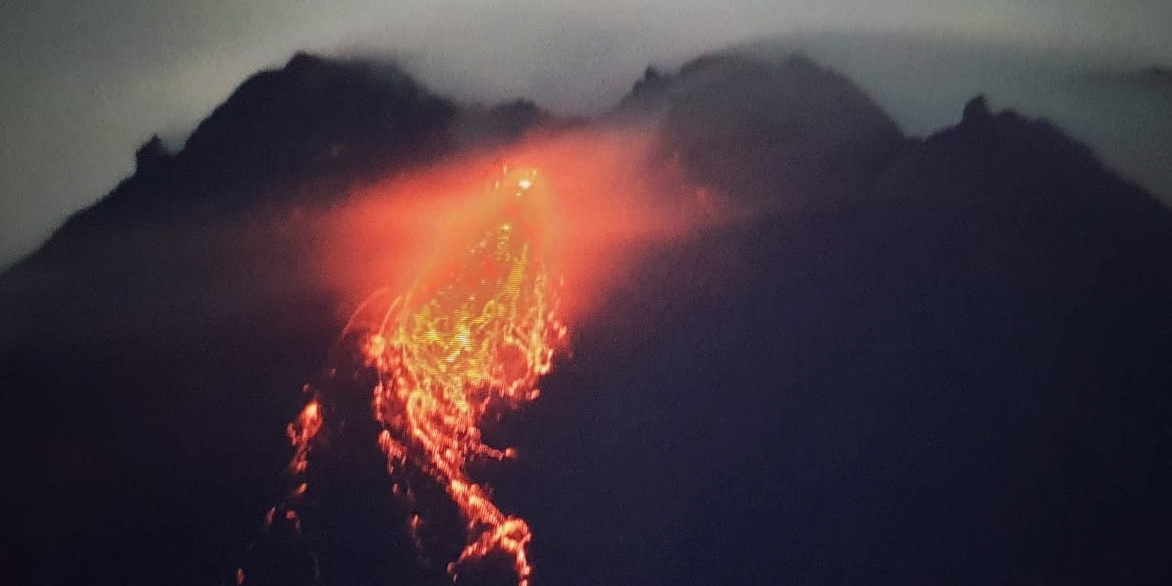 Aktivitas Vulkanik Meningkat, Guguran Lava Pijar Gunung Merapi Kembali Terjadi