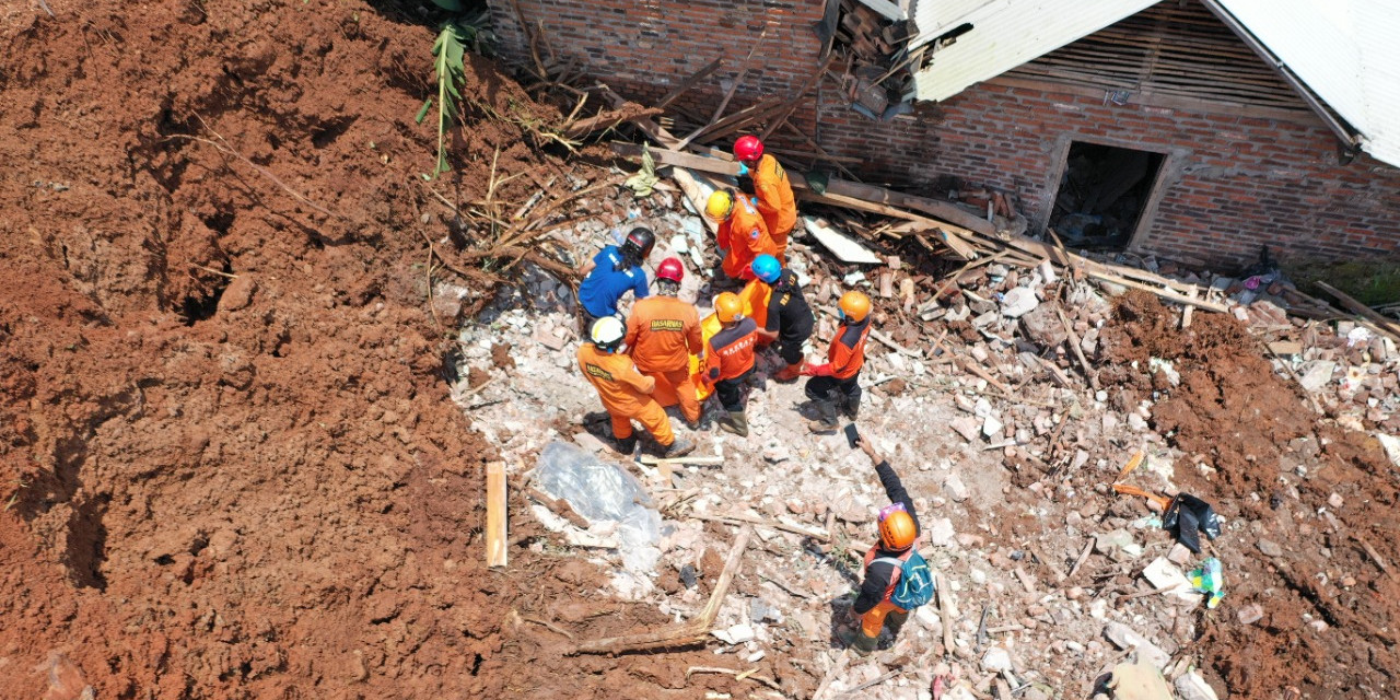 [Update] - 18 Korban Meninggal Dunia Berhasil Ditemukan  dan Satu Orang Masih Hilang Pascalongsor Desa Ngetos