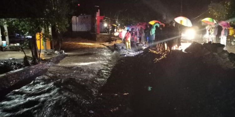 Banjir Hanyutkan Empat Rumah Warga Dompu