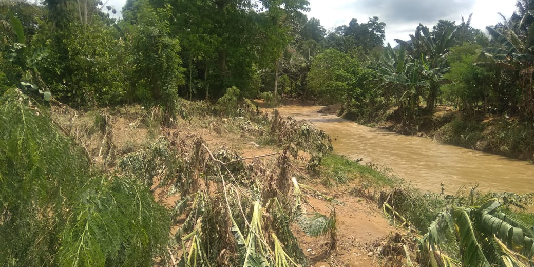 Banjir Melanda Dua Desa yang Berdampak pada 90 KK di Poliwali Mandar