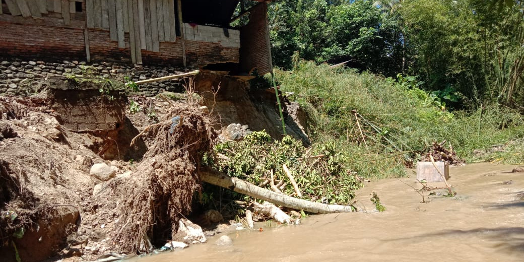 Satu Jembatan Rusak Akibat Banjir Luapan Sungai Tompe