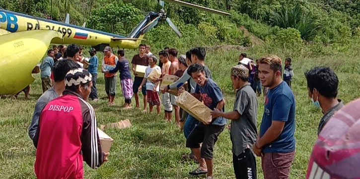 Lebih dari 100 Ton Bantuan Terdistribusi dengan Helikopter Pascagempa Sulbar