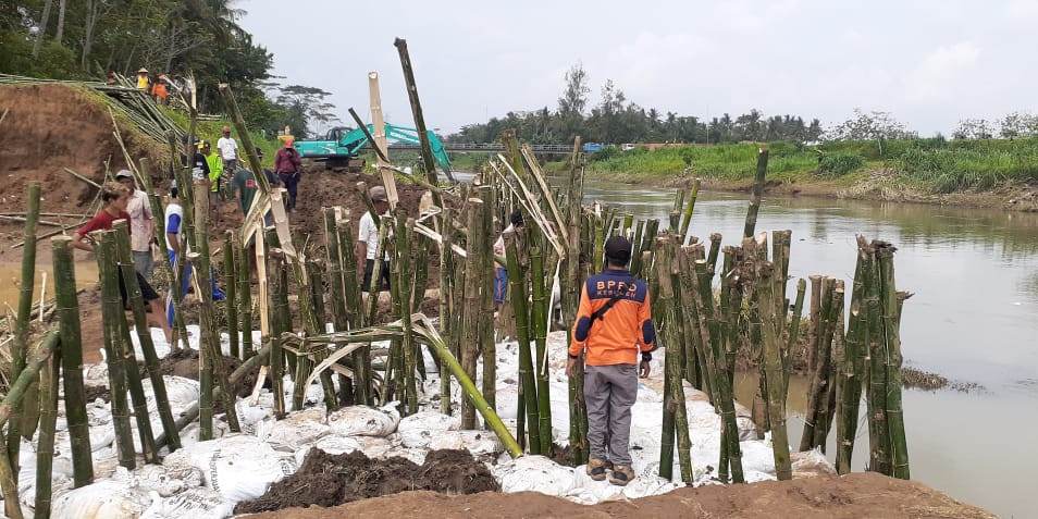 Banjir dan Longsor di Kebumen, 2.107 Warga Mengungsi