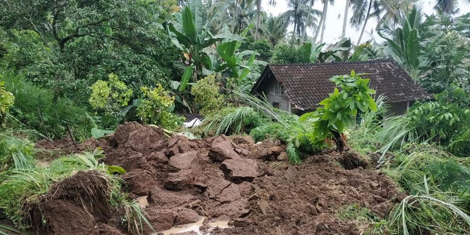 Waspadai Fenomena Gerakan Tanah dan Dampak La Nina