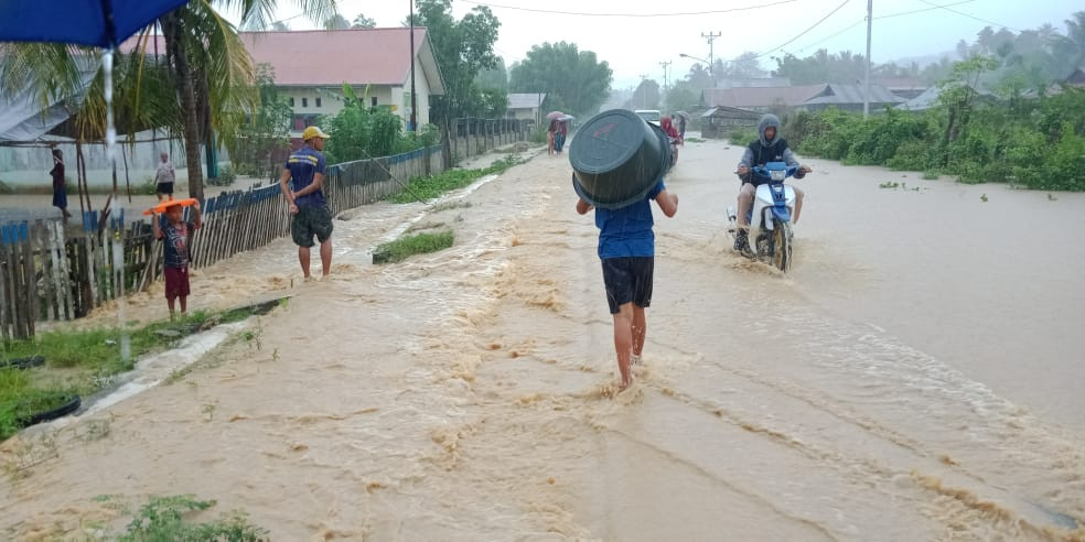 Banjir Tiga Desa di Parigi Moutong Surut