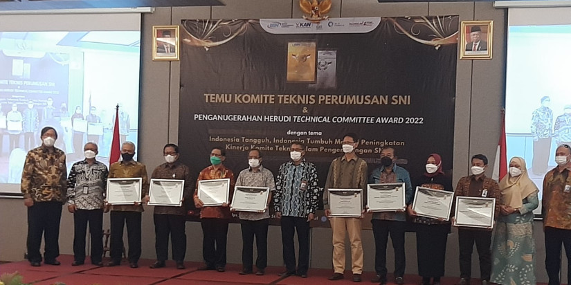 Komite Teknis 13-08 PB Raih Predikat Kinerja Sangat Baik pada Penganugerahan Herudi Technical Committee Award (HTCA) 2022