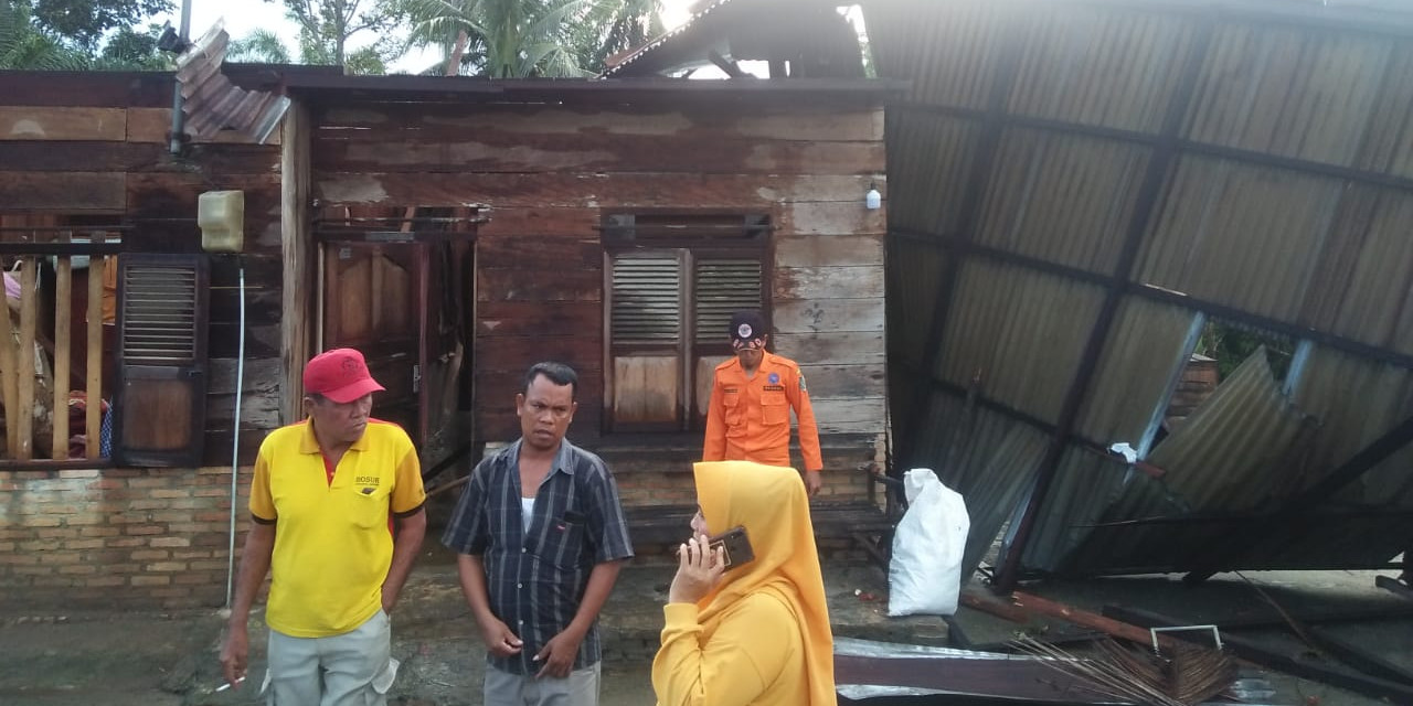 Delapan Unit Rumah Rusak Berat Setelah Diterjang Angin Puting Beliung di Kabupaten Batubara