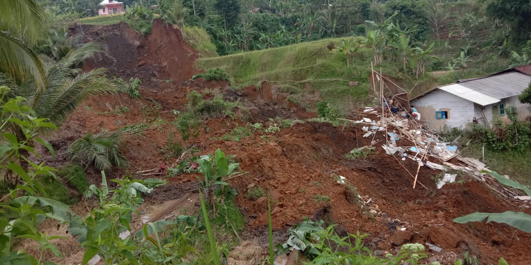 Tanah Longsor Akibatkan Satu Warga Sukabumi Meninggal Dunia