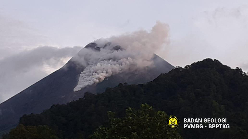 Gunung Merapi Kembali Keluarkan Awan Panas Guguran Sejauh 1.000 Meter