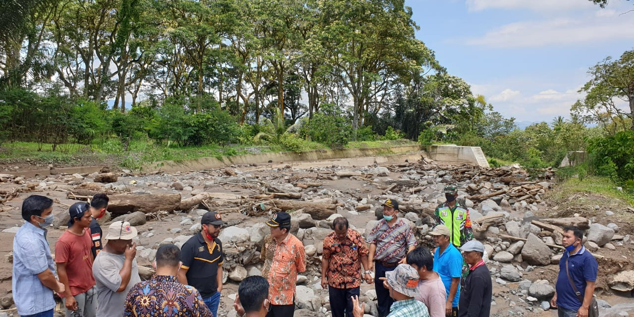 Jalan Penghubung Kabanjahe dan Kuta Buluh Terputus Pascabanjir Lahar Hujan Sinabung