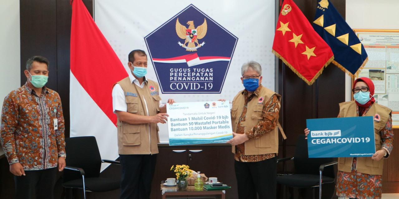 Dukung Pemerintah Melawan COVID-19, Bank bjb Serahkan Bantuan Melalui Gugus Tugas Nasional