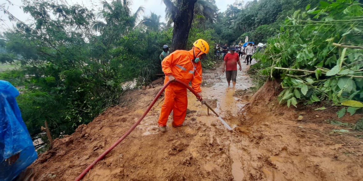 Sejumlah Kerusakan Fisik Saat Banjir dan Longsor Terjang Tasikmalaya