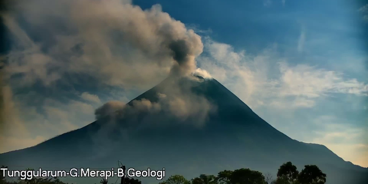 Aktivitas Vulkanik Masih Tinggi, Gunung Merapi Tercatat 20 Kali Muntahkan Awan Panas Guguran Dalam Sepekan Terakhir