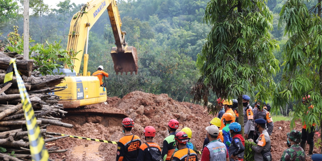 [Update] - Sebanyak 13 Korban Meninggal Dunia Berhasil Ditemukan  dan 6 Orang Masih Hilang Pascalongsor Desa Ngetos