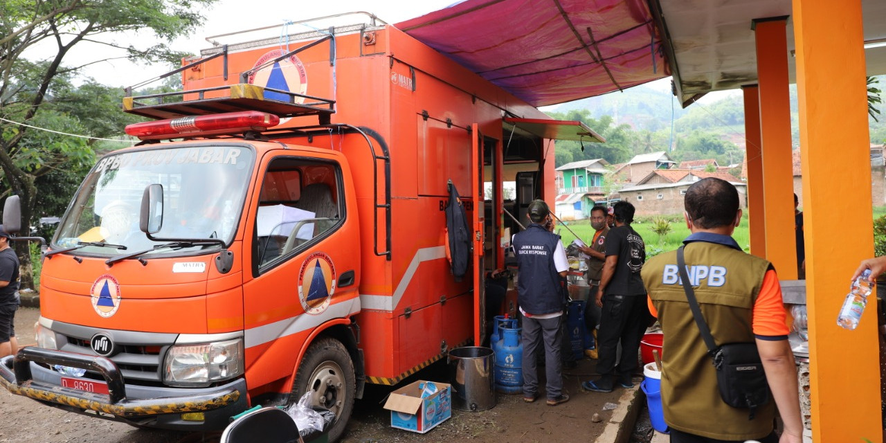 [Update] – Tim Gabungan Lakukan Identifikasi Potensi Longsor Susulan Cihanjuang