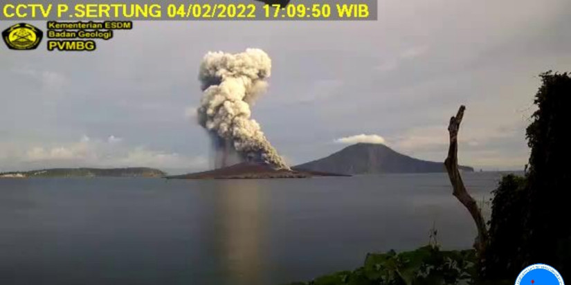 Gunungapi Anak Krakatau Erupsi 9 Kali, Masyarakat Diharapkan Tidak Berada di Radius 2 Kilometer