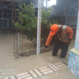 Sungai Ciberes Meluap, Sebanyak 2.728 Warga Cirebon Kebanjiran