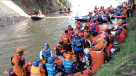 Peringati Hari Kemanusiaan Dunia, BNPB dan Relawan Lakukan Aksi Susur Sungai Ciliwung