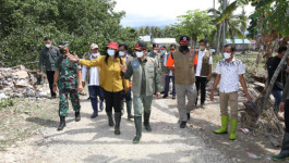 Tinjau Lokasi Terdampak Banjir Bandang Parigi Moutong, Kepala BNPB Tekankan Rencana Pengendalian Jangka Pendek dan Jangka Panjang