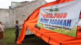 Cegah Kerusakan, BNPB Imbau Warga Agar Berkoordinasi Dalam Bongkar Pasang Tenda Darurat Gempabumi Cianjur