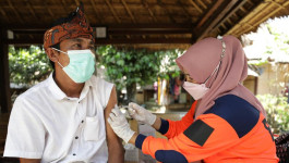 Antusias Masyarakat Untuk Program Percepatan Vaksinasi BNPB di Lombok Meningkat