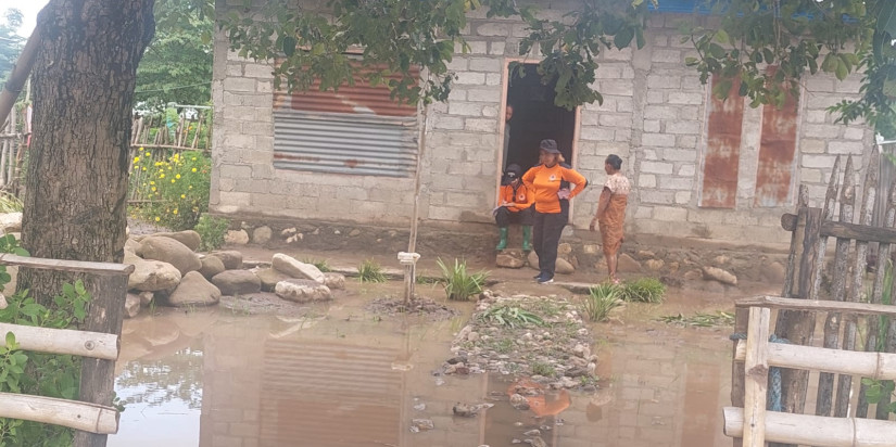 Masyarakat TTU Masih Perbaiki Kerusakan Rumah Pascabanjir Bandang