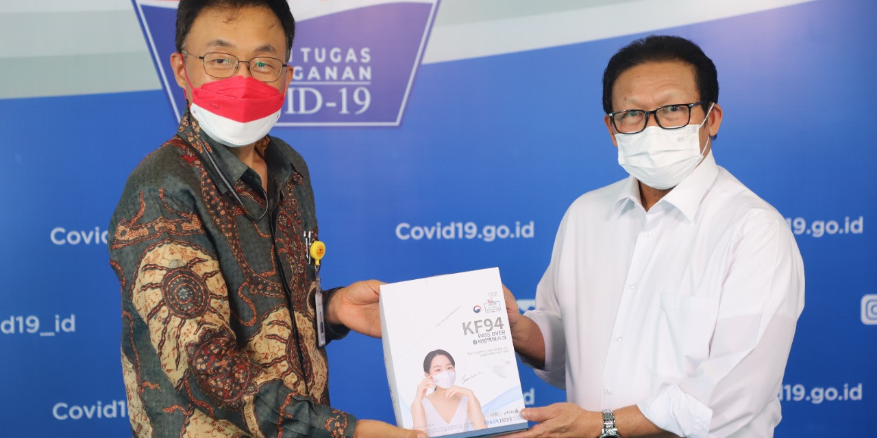 Lembaga Usaha Donasikan 400 Ribu Masker untuk Masyarakat Melalui BNPB