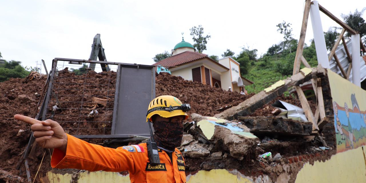 [Update] - 28 Korban Meninggal Berhasil Ditemukan Tim Gabungan Pasca Longsor Sumedang