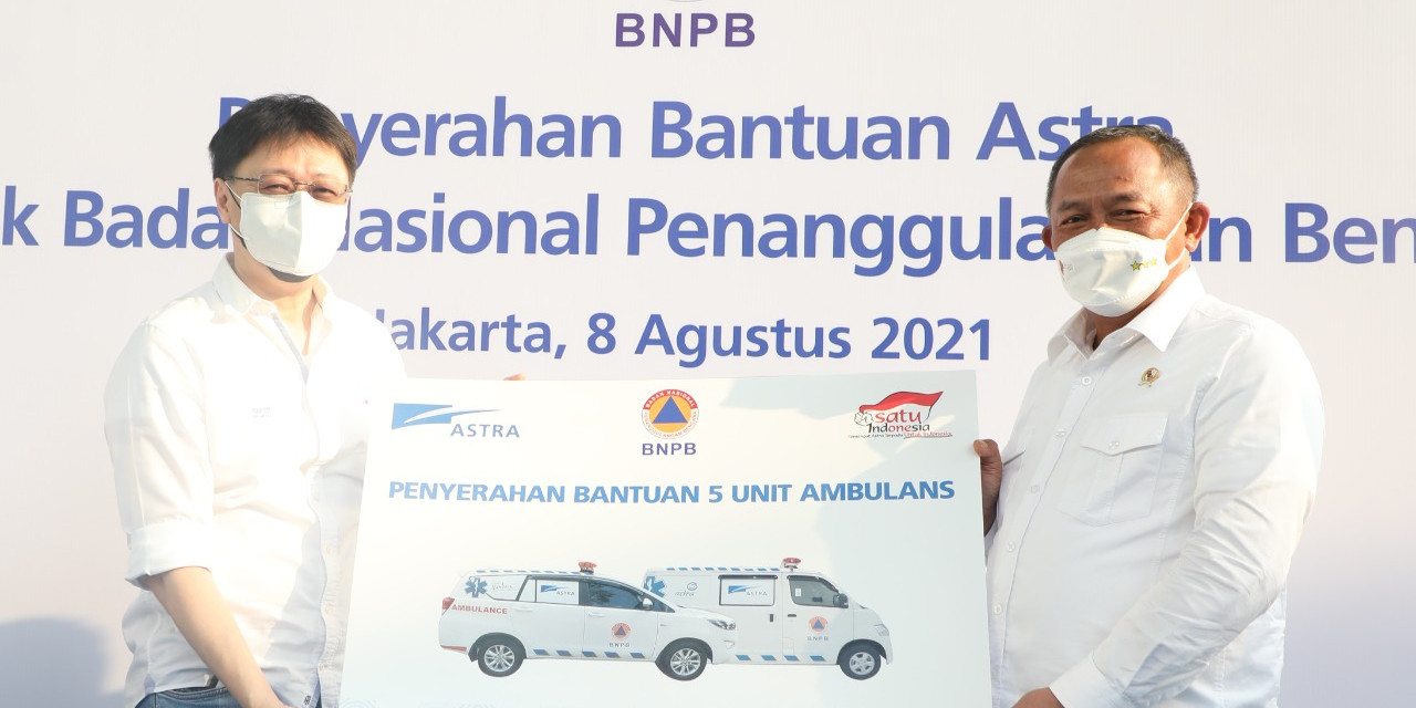 Kontribusi dari Dunia Usaha, BNPB terima bantuan 5 unit Ambulans dari Grup Astra