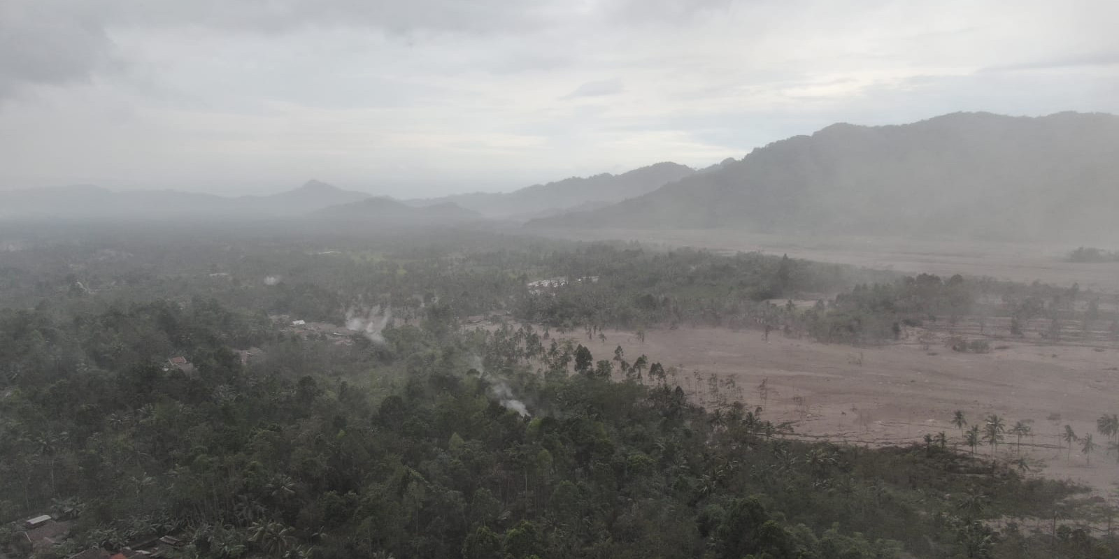 [Update] – Warga Mengungsi Akibat Letusan Gunung Semeru Sebanyak 3.697 Jiwa