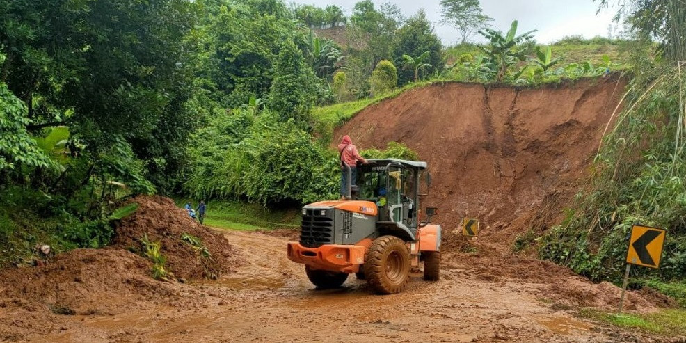 Sempat Terputus Akibat Gempa Sulbar, Jalur Darat Majene-Mamuju Kembali Pulih