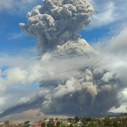 Pemerintah Daerah Setempat Lakukan Penanganan Pascaerupsi Gunung Sinabung