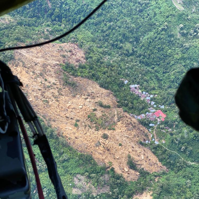 Lebih dari 100 Ton Bantuan Terdistribusi dengan Helikopter Pascagempa Sulbar