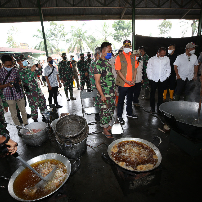 Tinjau Penanganan Banjir di Deli Serdang, Kepala BNPB Berikan Bantuan Dana DSP 500 Juta