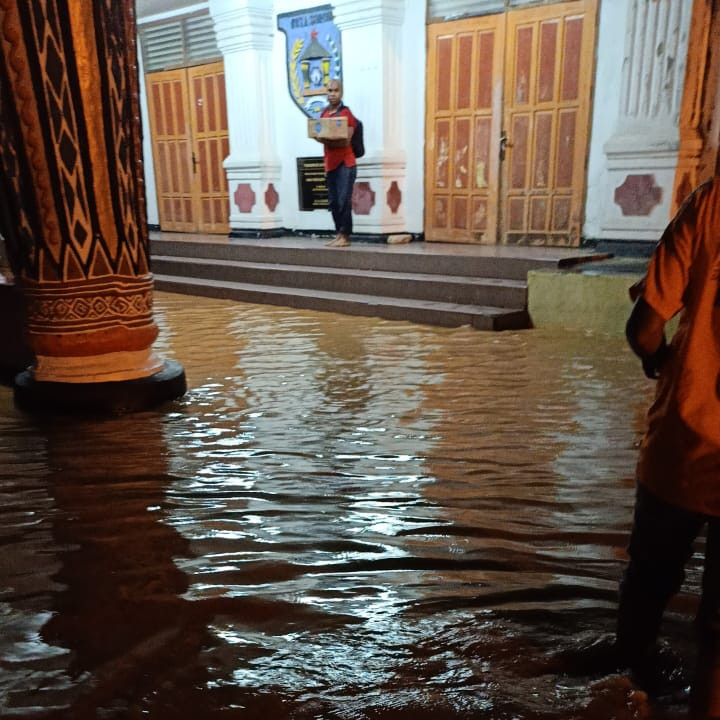 Penanganan Darurat Pascabencana Banjir dan Longsor Kota Sorong Masih Berlangsung