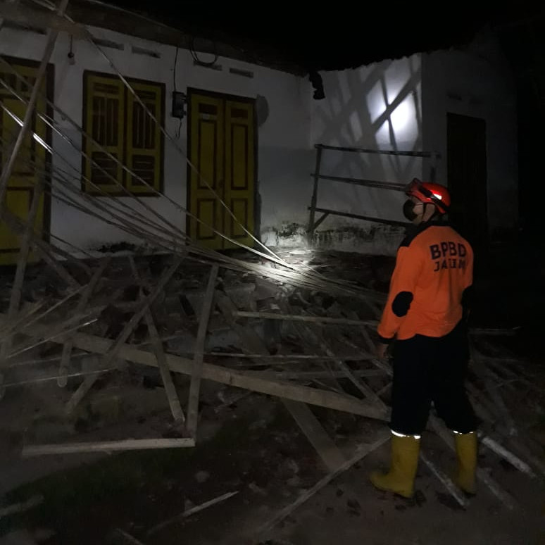 [Update] – BPBD Jatim Saluran Bantuan Logistik Warga Terdampak Gempa M5,9