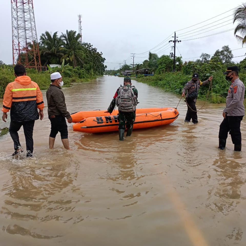 Banjir Hingga 3 Meter Kepung 17 Desa di Aceh Singkil