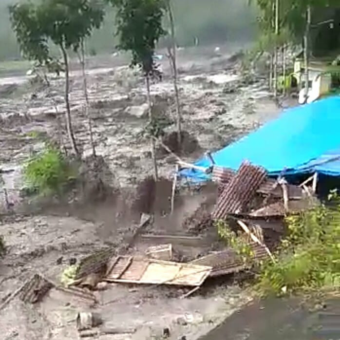 Hujan Lebat Picu Banjir Lahar Hujan dari Gunung Semeru