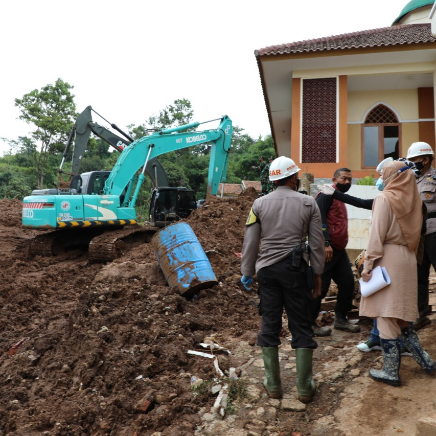 [UPDATE] - Sebanyak 29 Korban Meninggal dan 11 Orang Hilang Pasca Longsor Sumedang